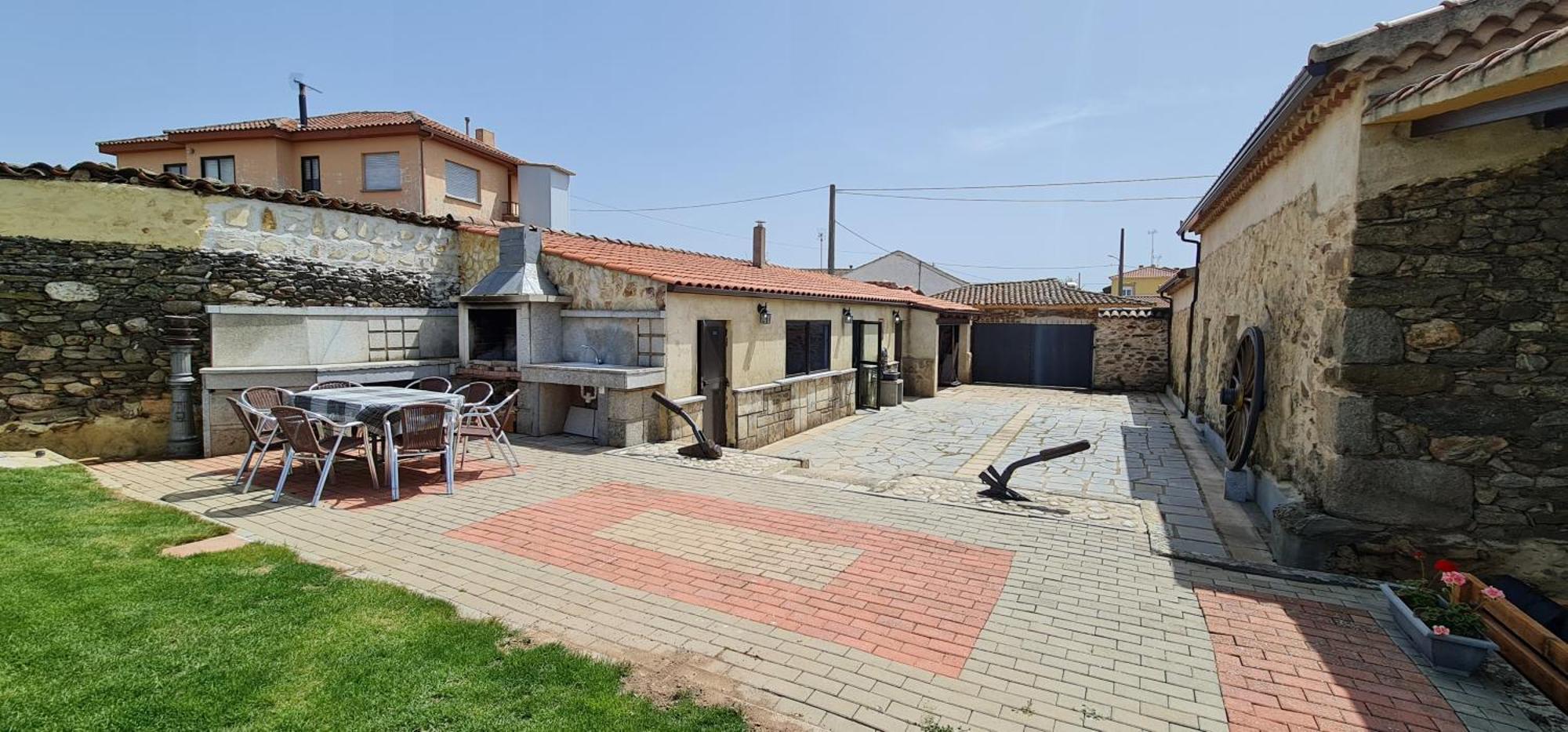 El Almendro Del Cura Βίλα Villarmayor  Εξωτερικό φωτογραφία