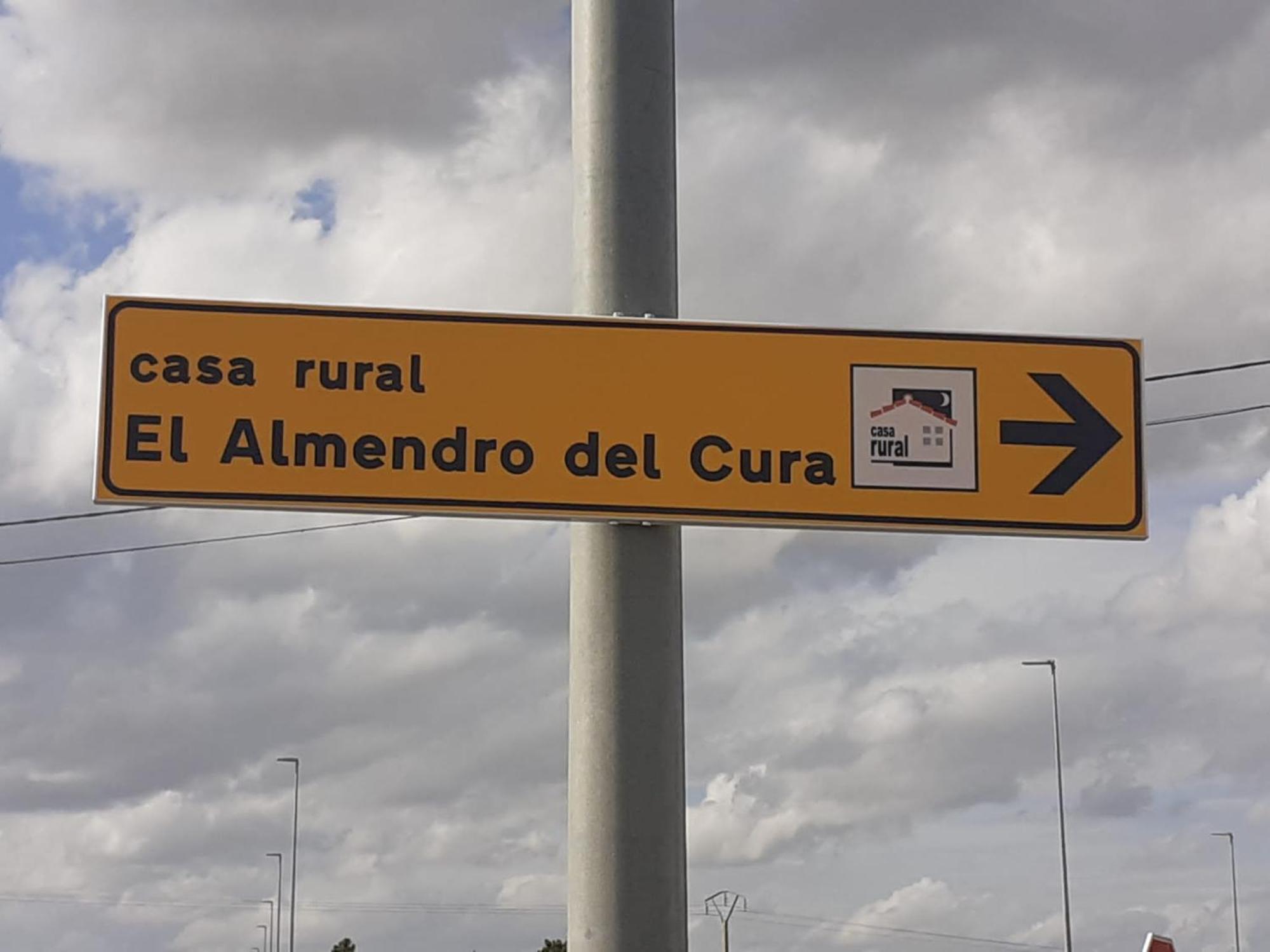 El Almendro Del Cura Βίλα Villarmayor  Εξωτερικό φωτογραφία